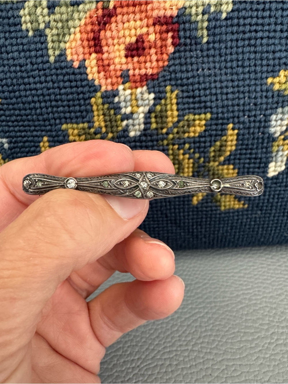 ANTIQUE VICTORIAN STERLING SILVER WITH CLEAR STONES BAR BROOCH PIN
